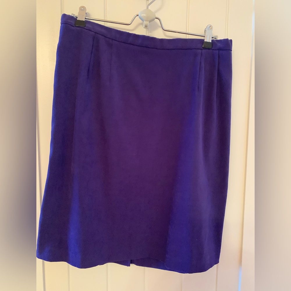 Skirt - Picture 3 of 3